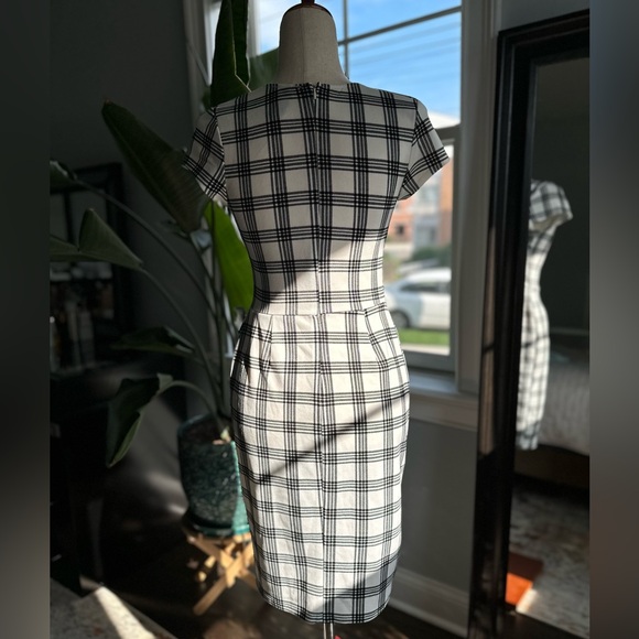 Tartan, black and white, midi dress, short sleeves - Picture 2 of 3